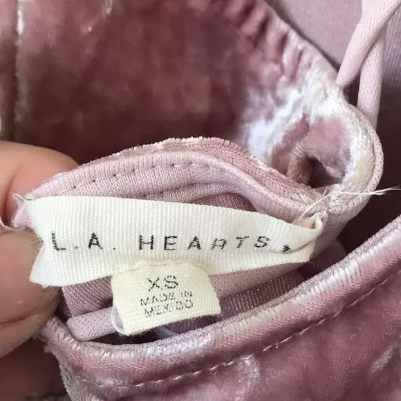 Blush Pink Crushed Velvet Romper Size XS LA Hearts Pacsun Spaghetti Straps - Picture 6 of 6